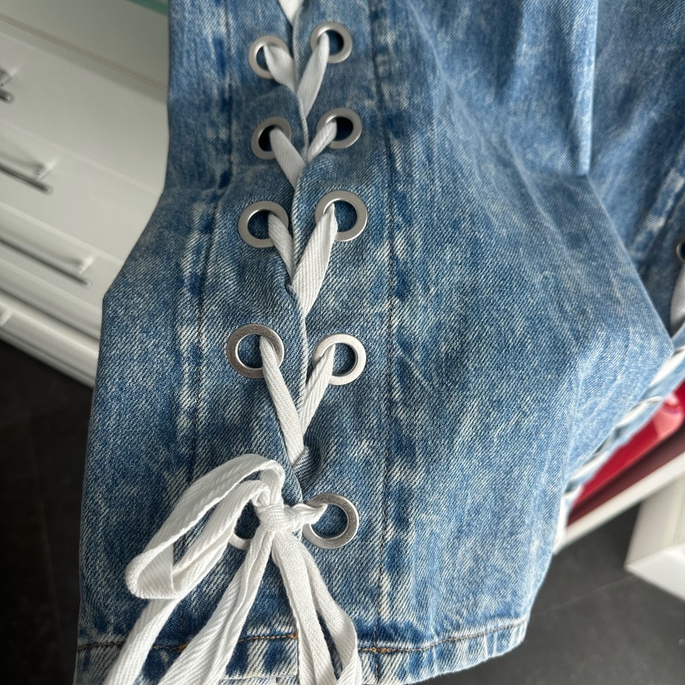 alice + olivia Reita mid-rise jeans side leg white ribbon size 29 - Picture 9 of 10